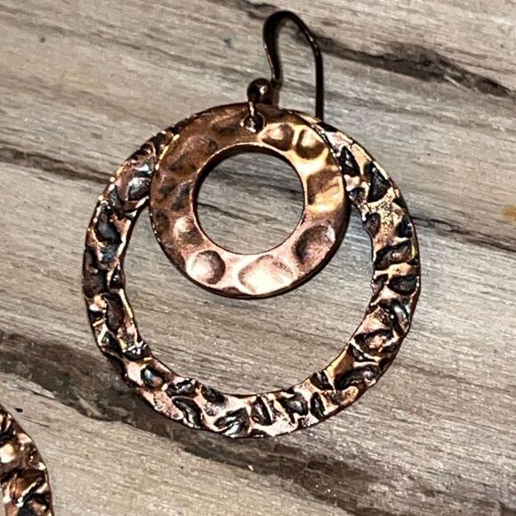 Hammered Double Rings Earrings Womens Copper Colored 11/2” drop Bohemian Classic - Picture 3 of 6
